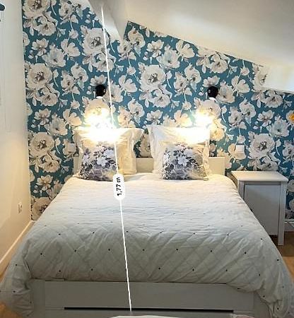 モントゥー Centre D'Energies Bed & Breakfast エクステリア 写真