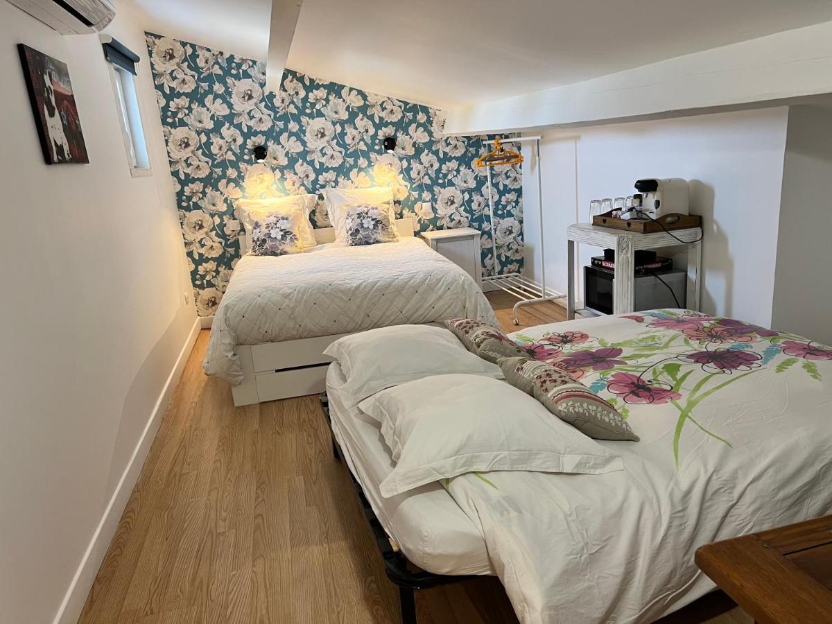 モントゥー Centre D'Energies Bed & Breakfast エクステリア 写真